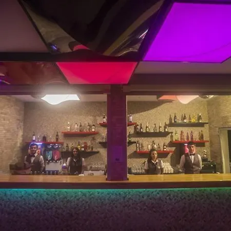 Alinda Hotel İçmeler
