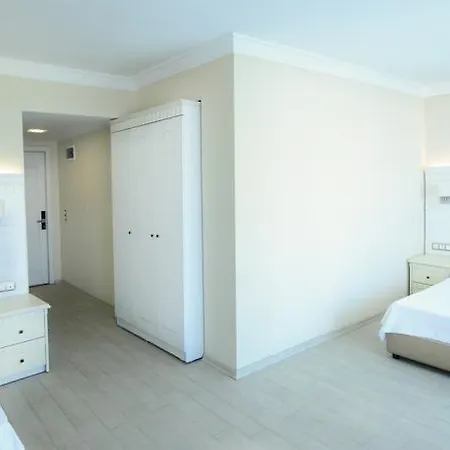 Otel Alinda 3*